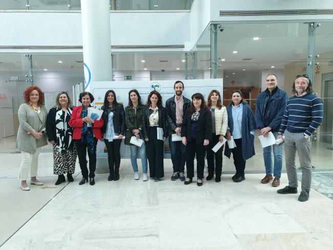 Visita a las unidades de gestión de un centro de investigación puntero de ciencias humanas y sociales