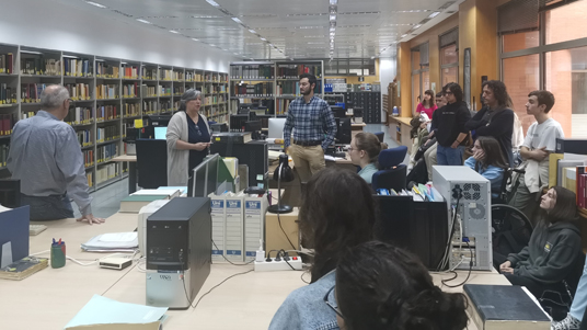 Visita del IES Miguel Catalán a la sala de griego antiguo